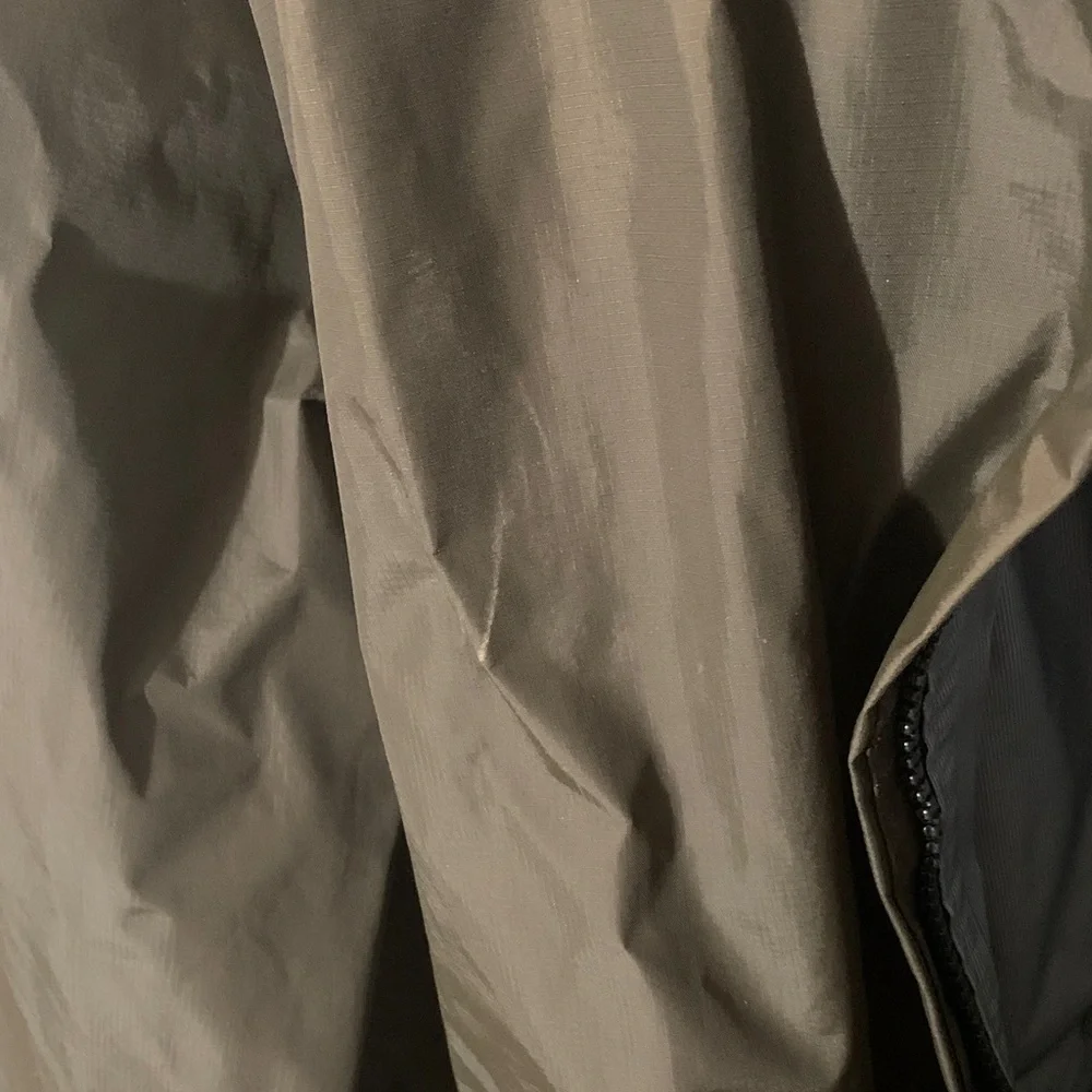 Patagonia Men's Raincoat Jacket - Picture 2 of 4